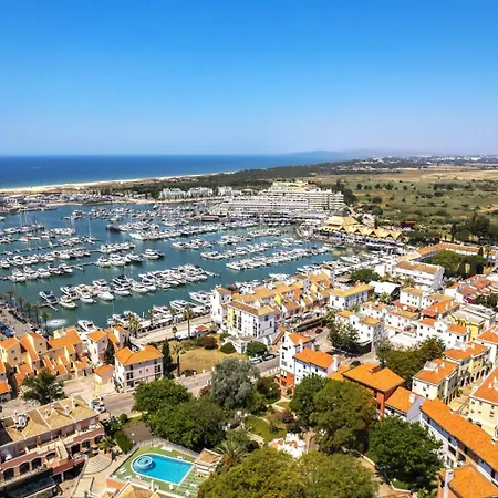 Apartment Penthouse Living With Rooftop Terrace & Sea View *