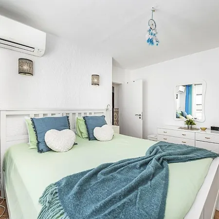 Penthouse Living With Rooftop Terrace & Sea View Quarteira